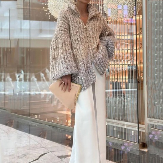 Strickjacke mit monochromen PaillettenModischer Komfort mit funkelndem Touch!