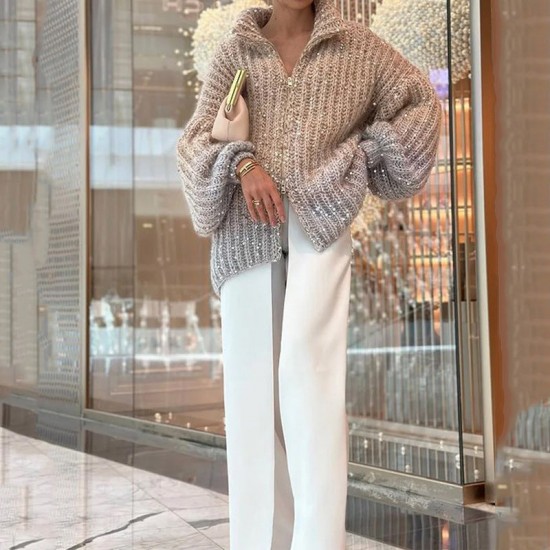Strickjacke mit monochromen PaillettenModischer Komfort mit funkelndem Touch!