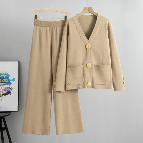Damen-Zweiteiler aus Pullover mit Knpfen und Hose mit weitem Bein