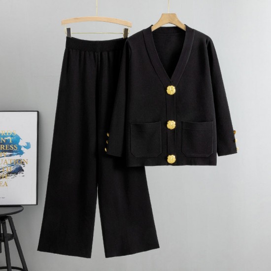 Damen-Zweiteiler aus Pullover mit Knpfen und Hose mit weitem Bein