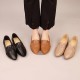 Bequeme Damenschuhe mit niedrigem Absatz aus Synthetikleder